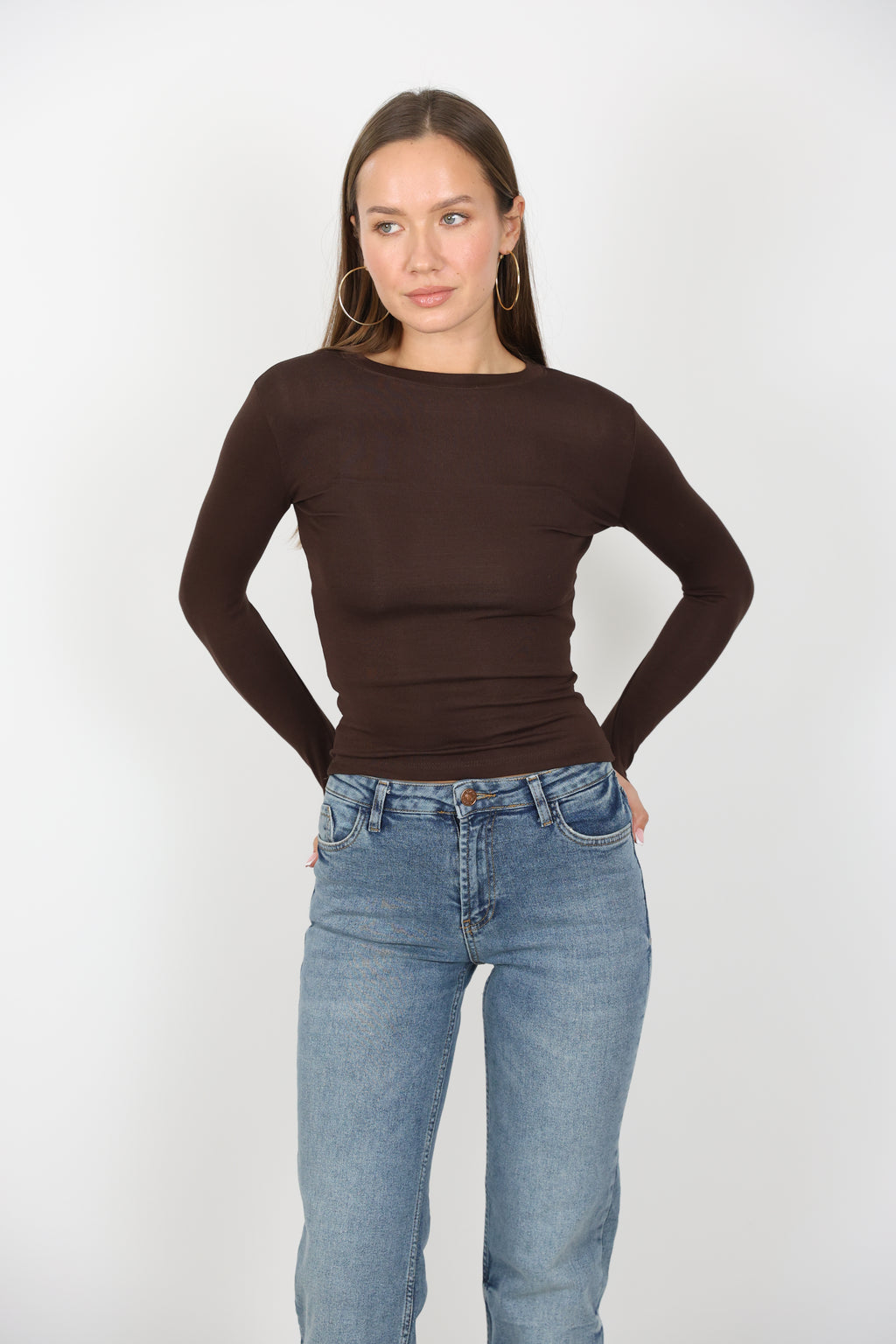 Yuvarlak Yaka Parmak Detaylı Basic