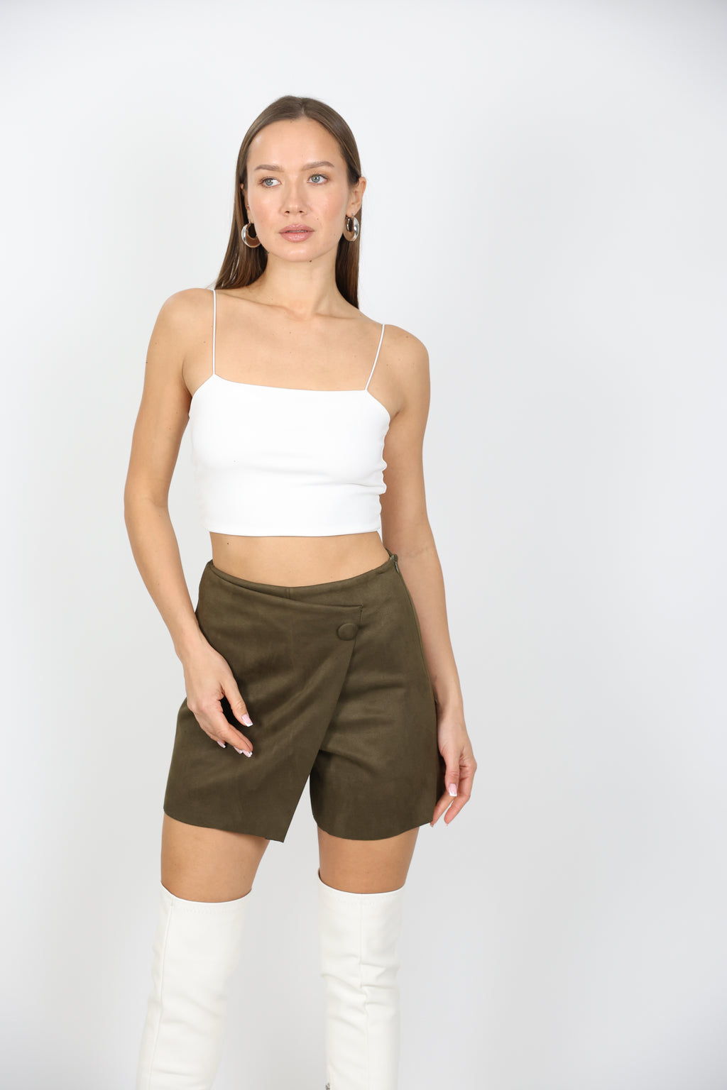 Çapraz Kapama Detaylı Şort