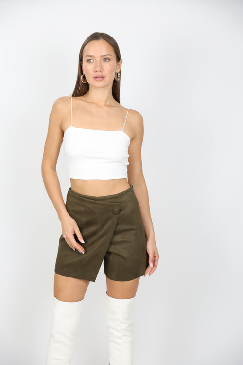 Çapraz Kapama Detaylı Şort