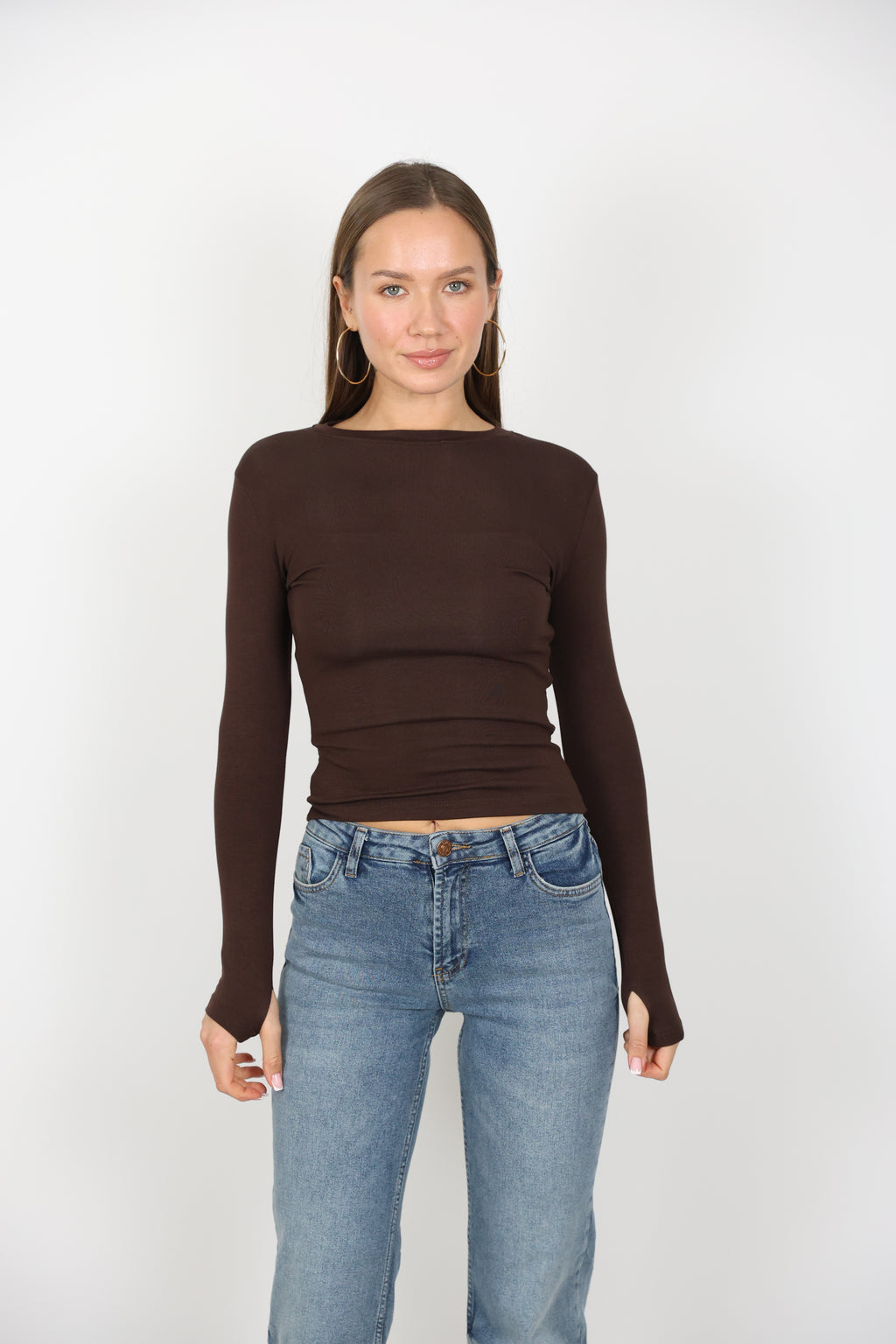 Yuvarlak Yaka Parmak Detaylı Basic