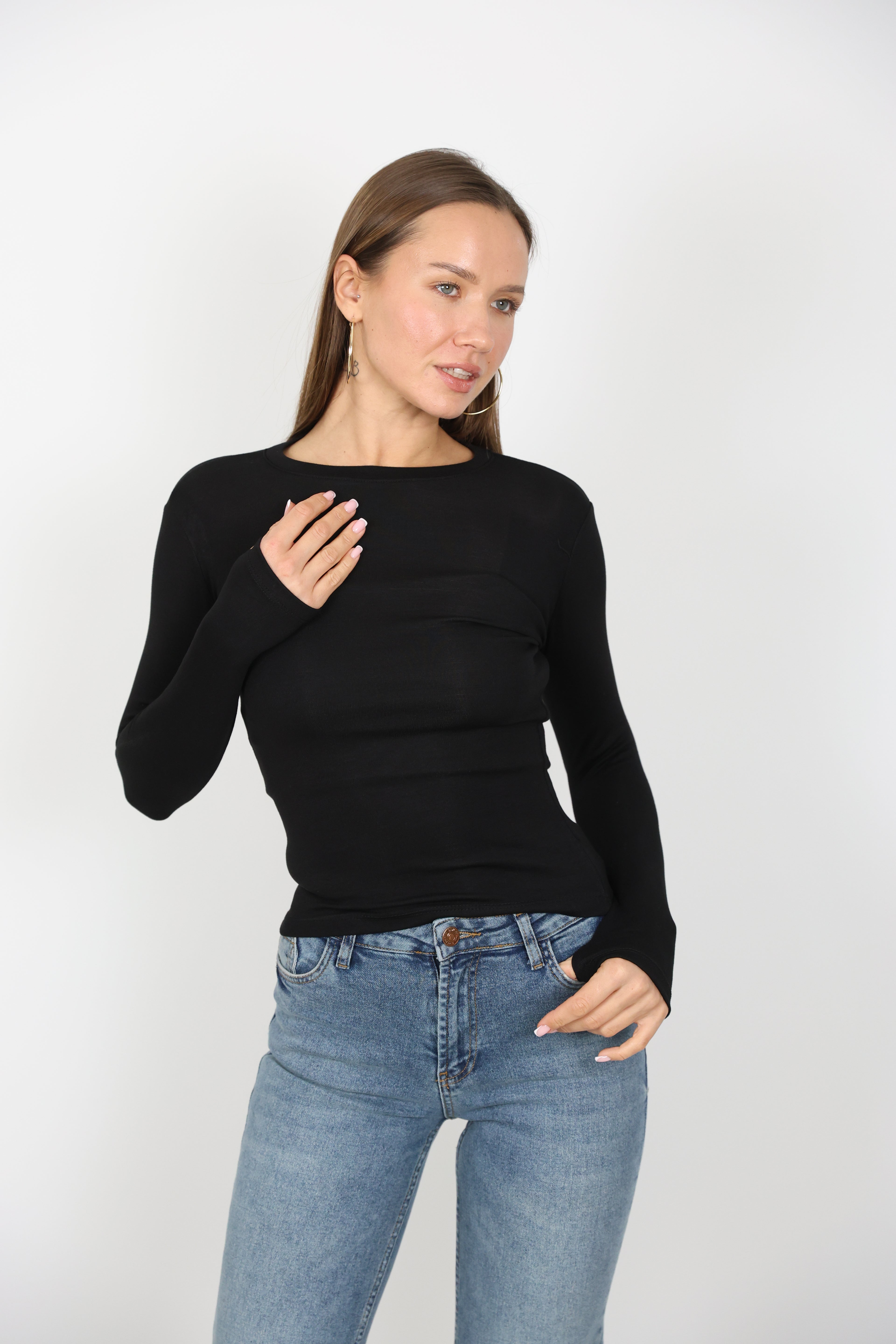 Yuvarlak Yaka Parmak Detaylı Basic