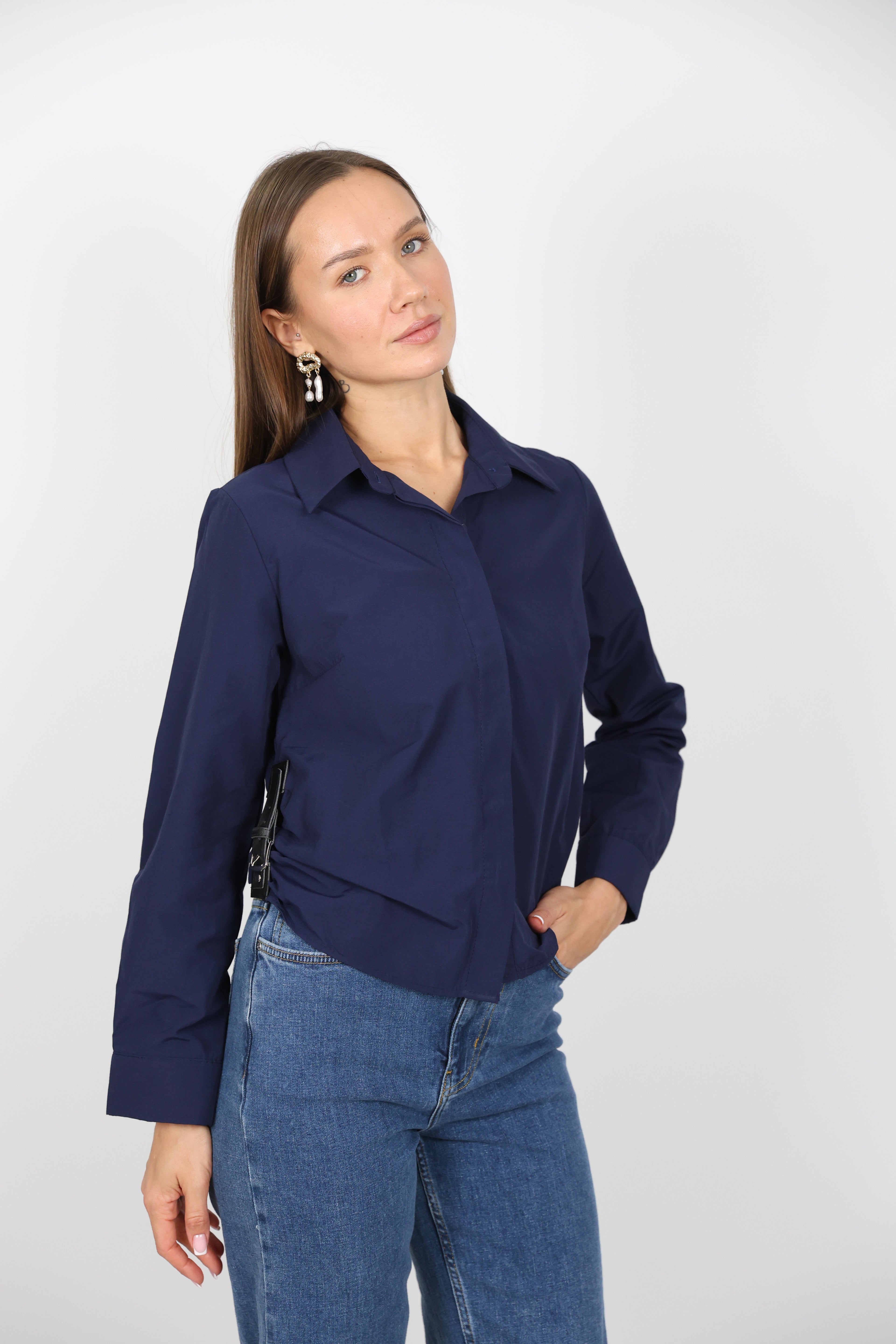 Yan Kemer Detaylı Marka Gömlek