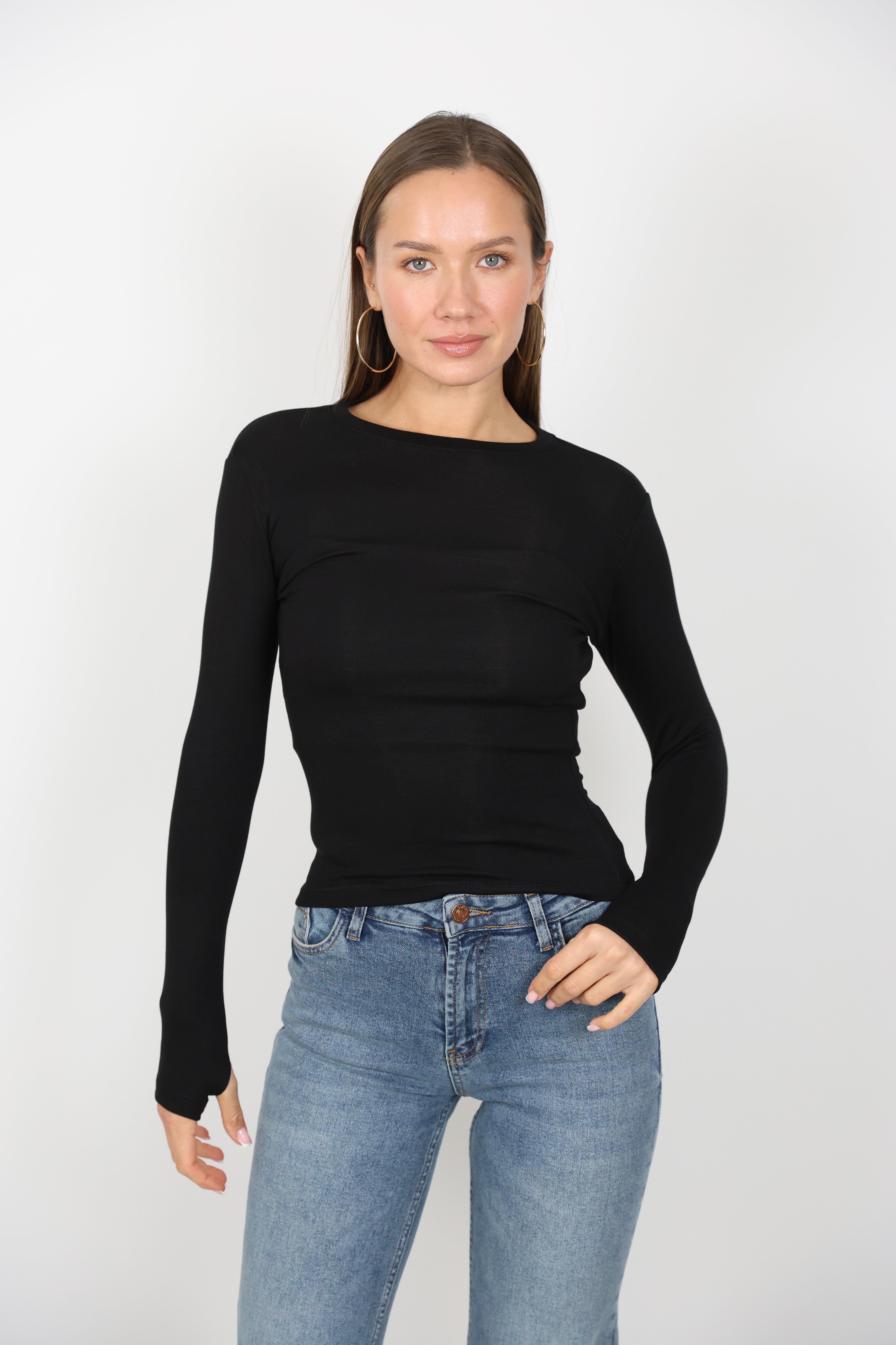 Yuvarlak Yaka Parmak Detaylı Basic