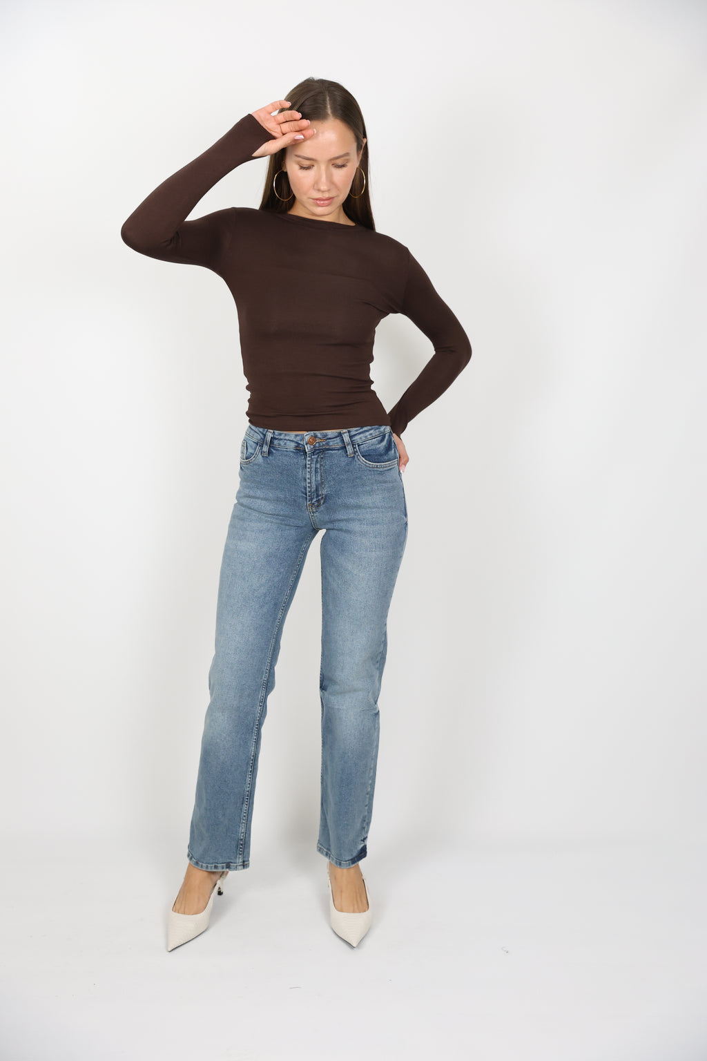 Yuvarlak Yaka Parmak Detaylı Basic