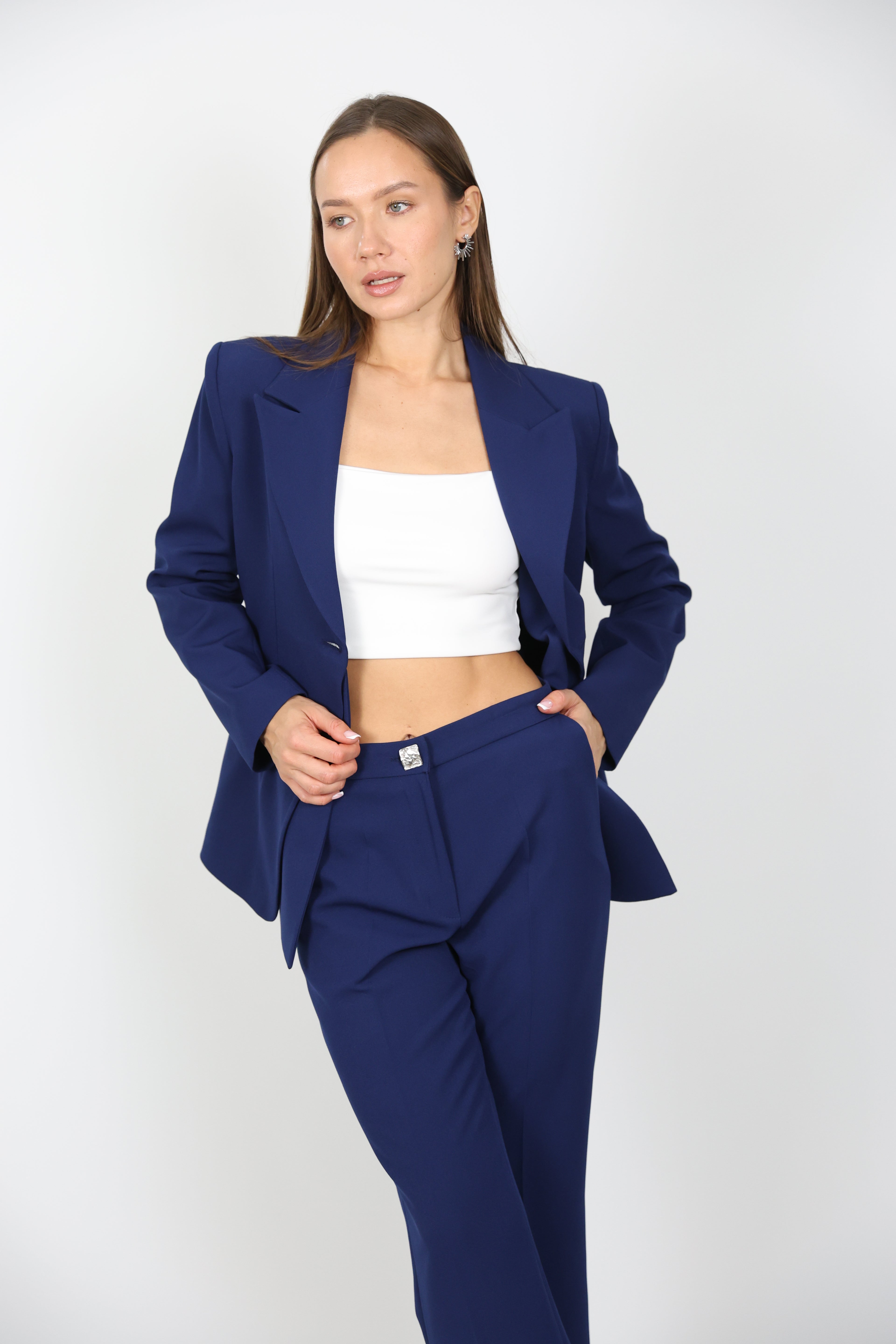 Gümüş Düğme Detaylı Takım Elbise