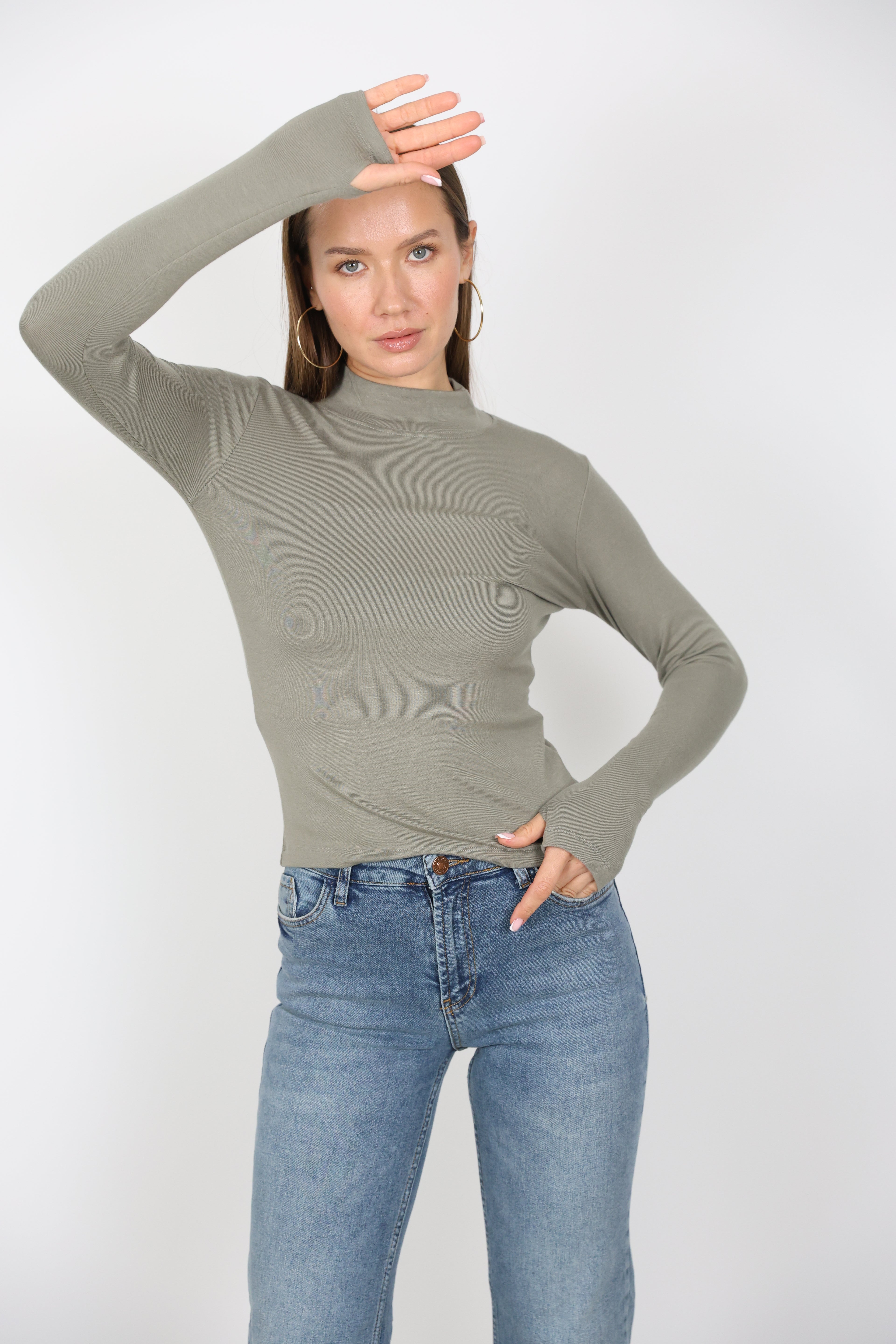 Yarım Balıkçı Yaka Parmak Detaylı Basic