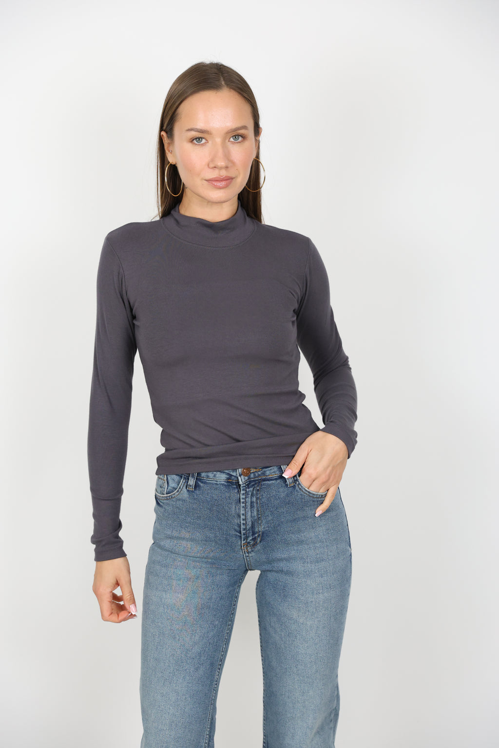 Yarım Balıkçı Yaka Parmak Detaylı Basic