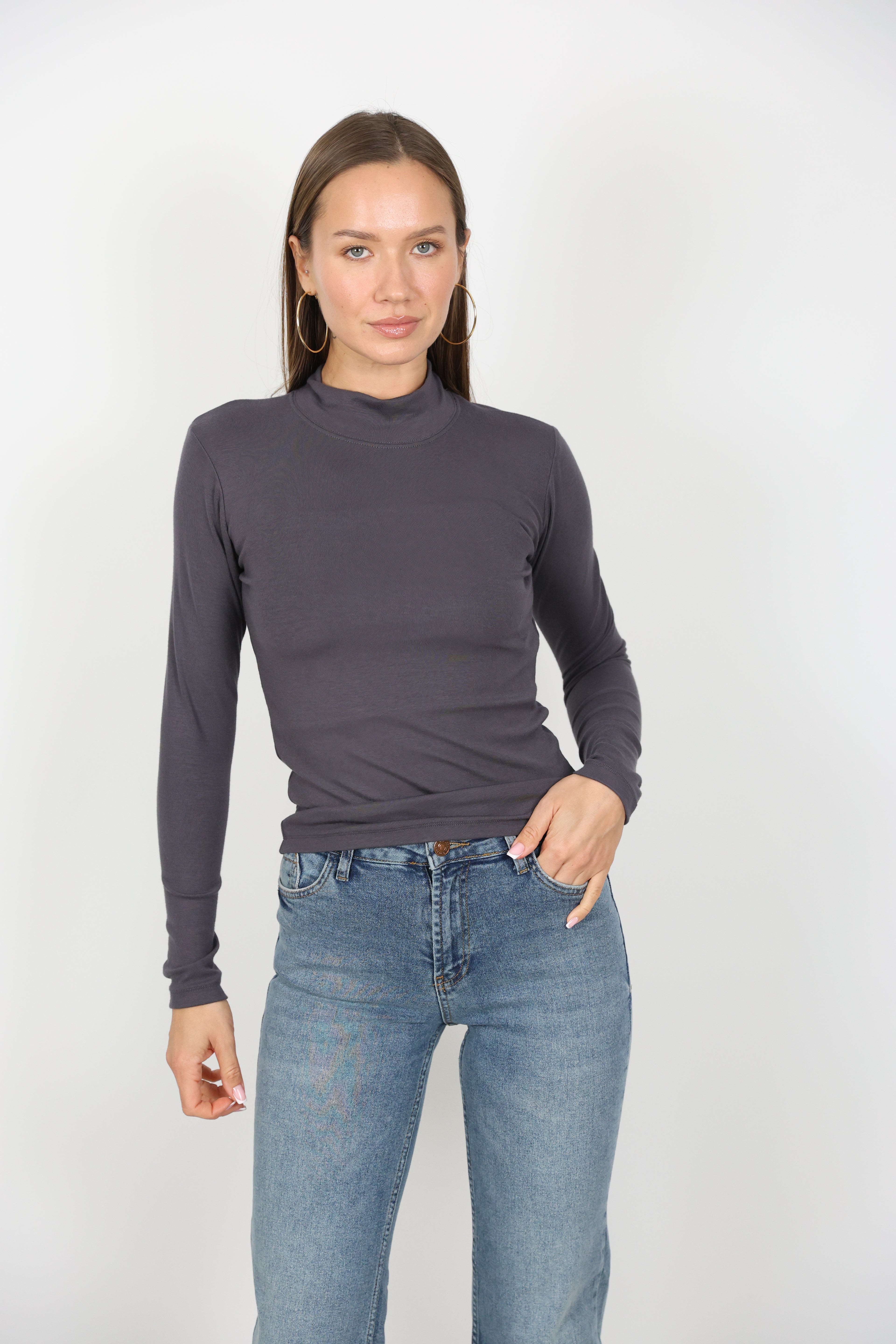 Yarım Balıkçı Yaka Parmak Detaylı Basic