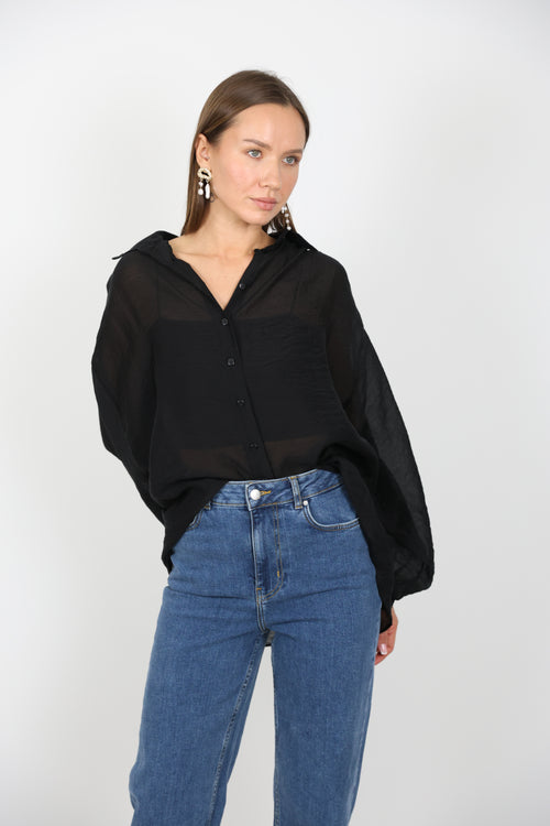 Dökümlü Rahat Kesim Siyah Gömlek