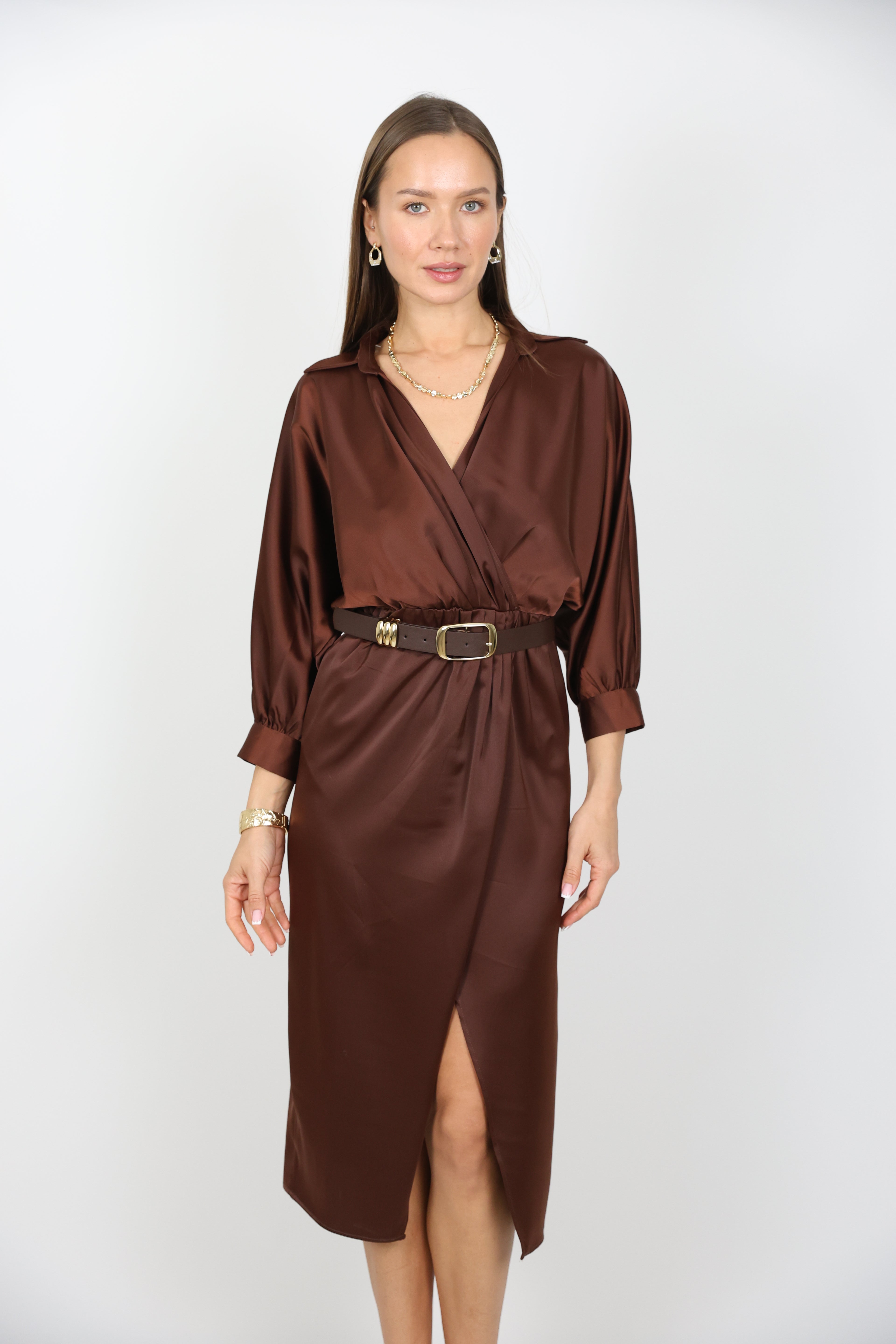 Yırtmaç Detaylı Kemerli Elbise